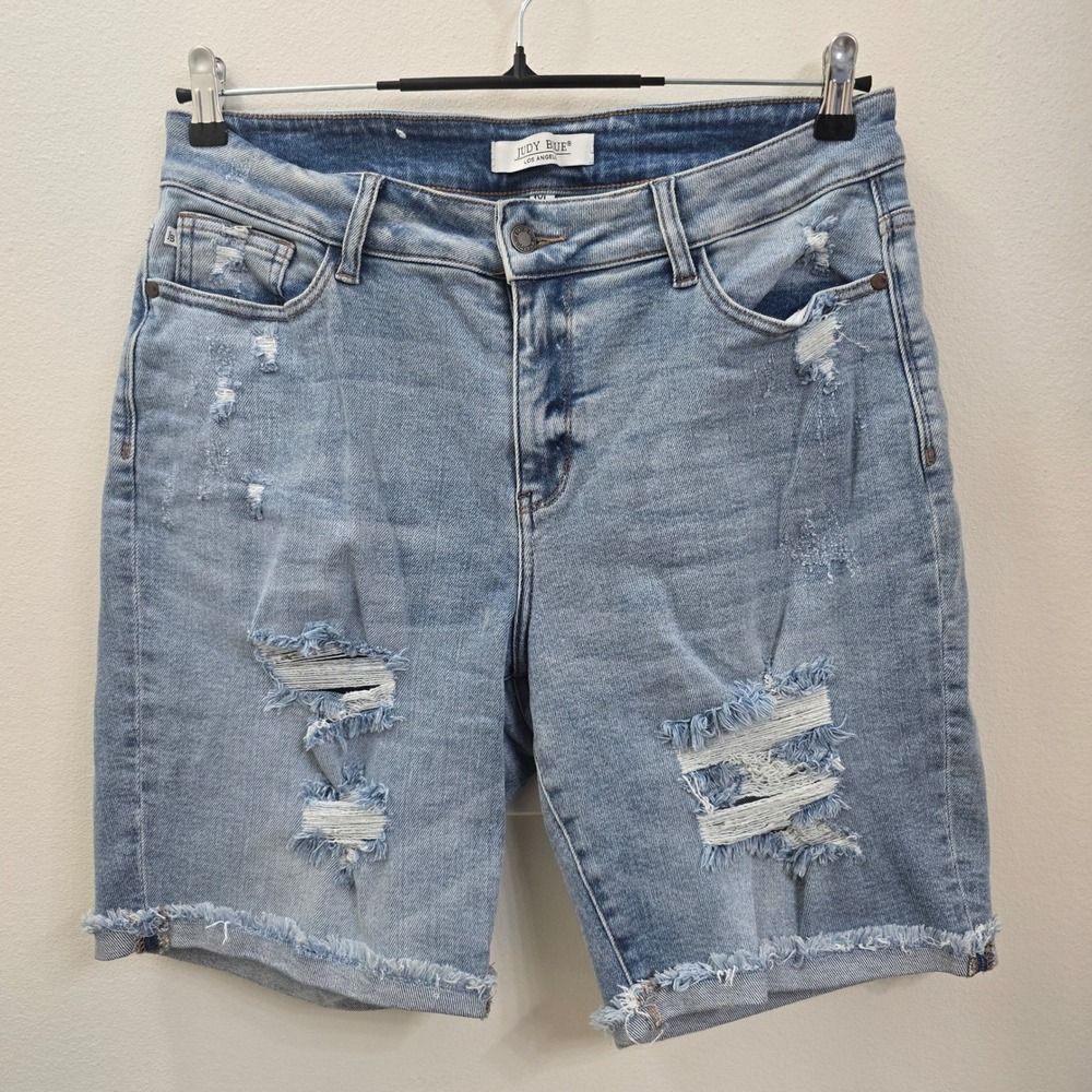 Judy Blue Distressed Bermuda Denim Shorts‎ Light Wash Frayed Hem 1XL Distressed
